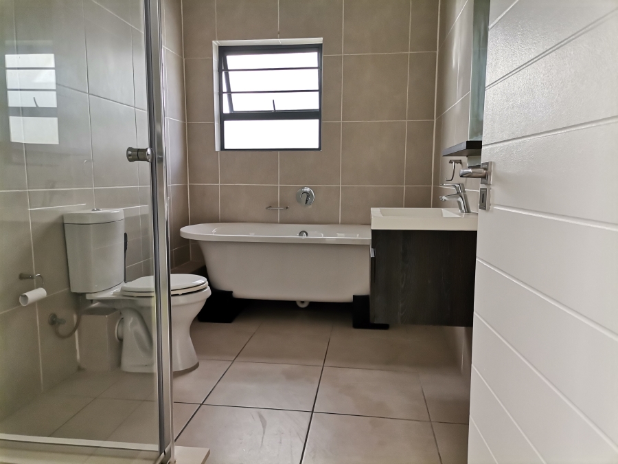 To Let 3 Bedroom Property for Rent in Sandown Western Cape
